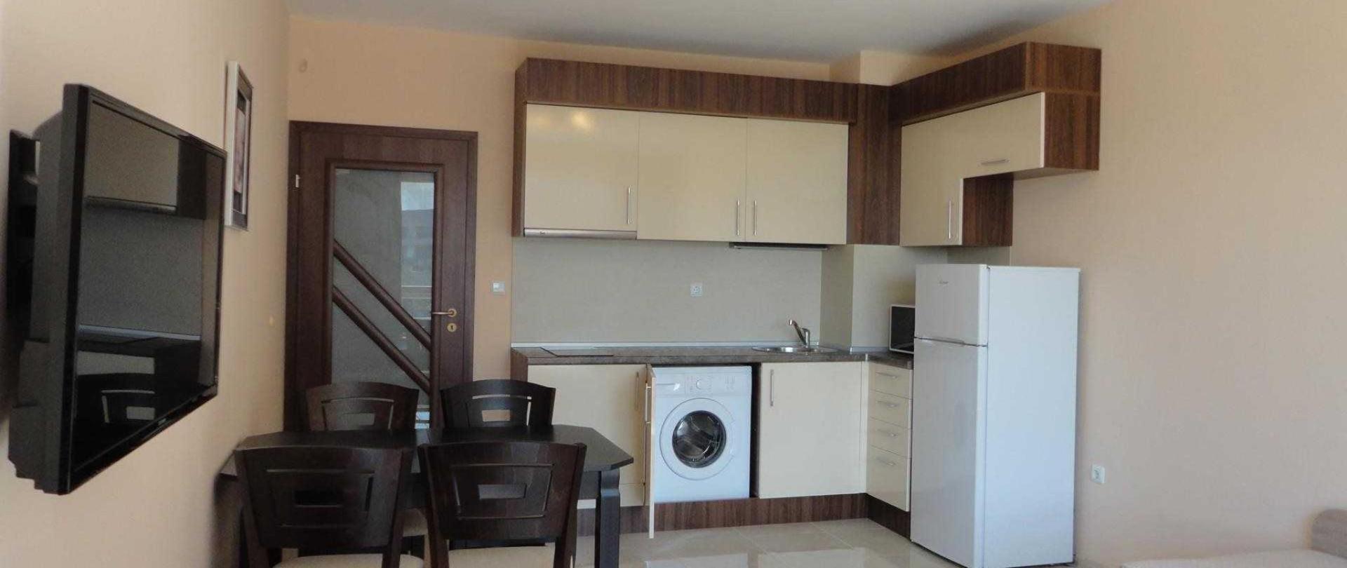 98692284.jpg